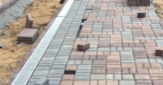 Укладка плитки на дорожке в Волхове от 837 руб. - доступная стоимость