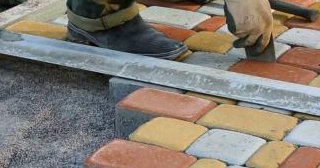 Укладка клинкерной брусчатки в Волхове: цена от 837 руб. за м2