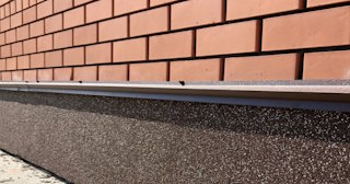 Облицовка цоколя керамогранитом в Волхове в октябре