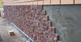 Профессиональная отделка фундамента панелями в Волхове в октябре