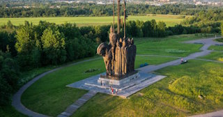 Благоустройство памятников в Волхове от 942 руб. – компания ТротуарнаяПлитка
