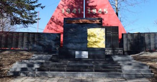 Профессиональное благоустройство памятников в Волхове в октябре